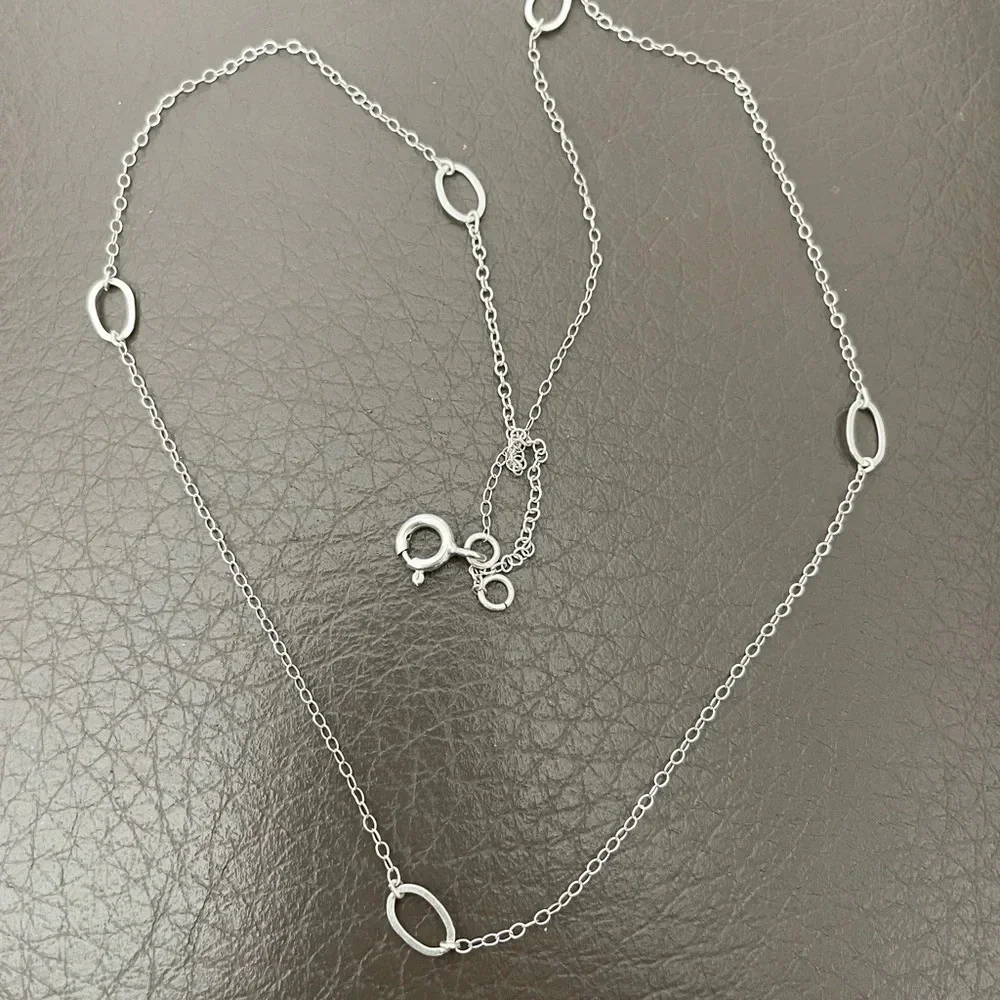 Beautiful Dainty Unique Silver Necklace - Picture 3 of 3